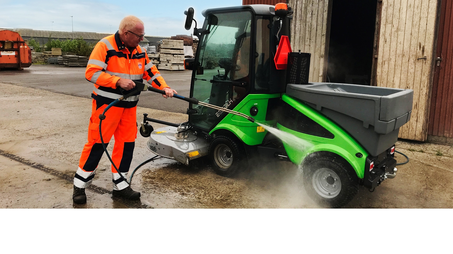 Egholm City Ranger 2260 blir vasket med høyttrykk