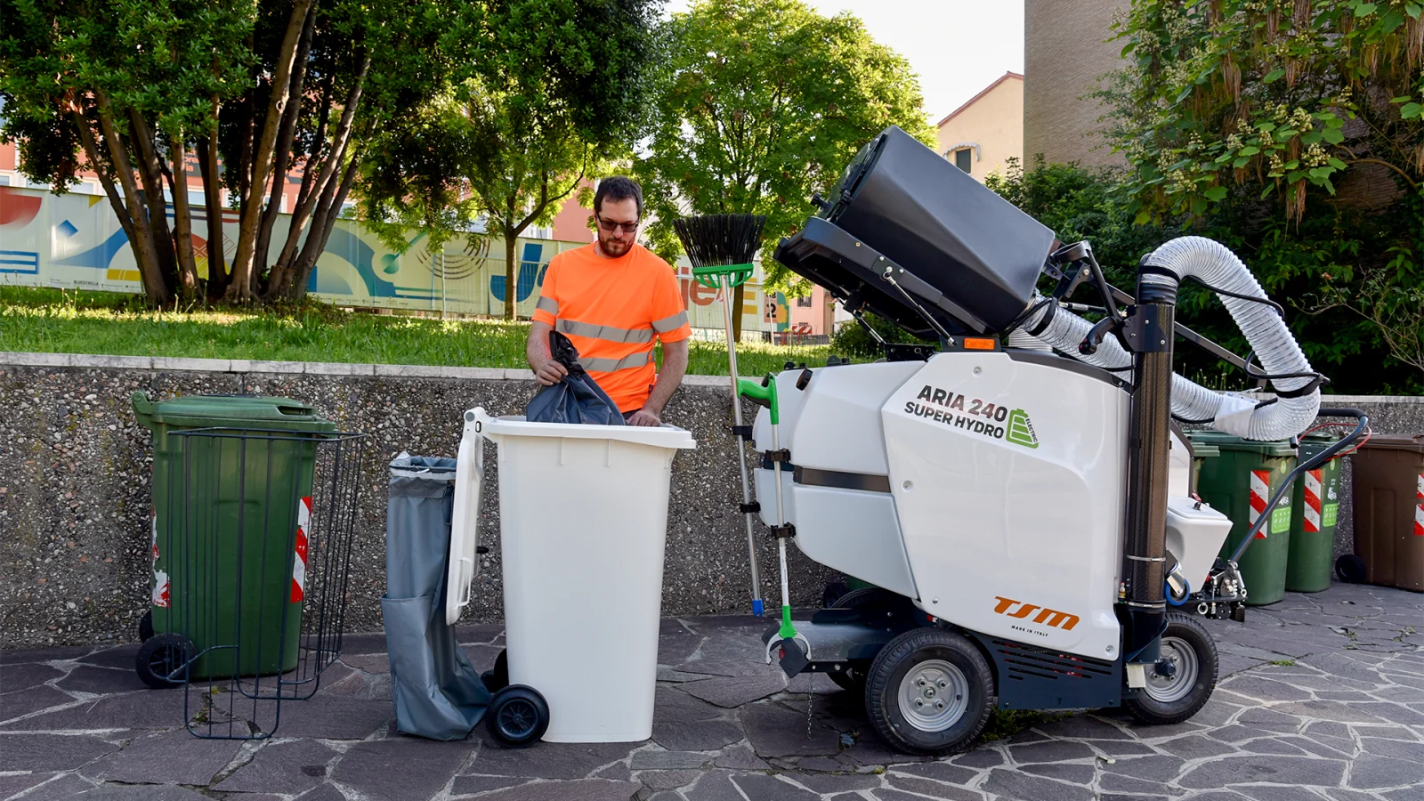 TSM Aria 240 Super i arbeid